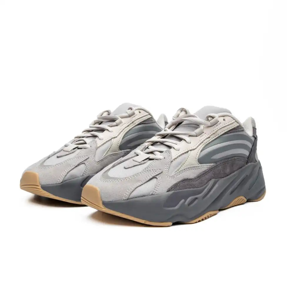  Yeezy-Boost-700